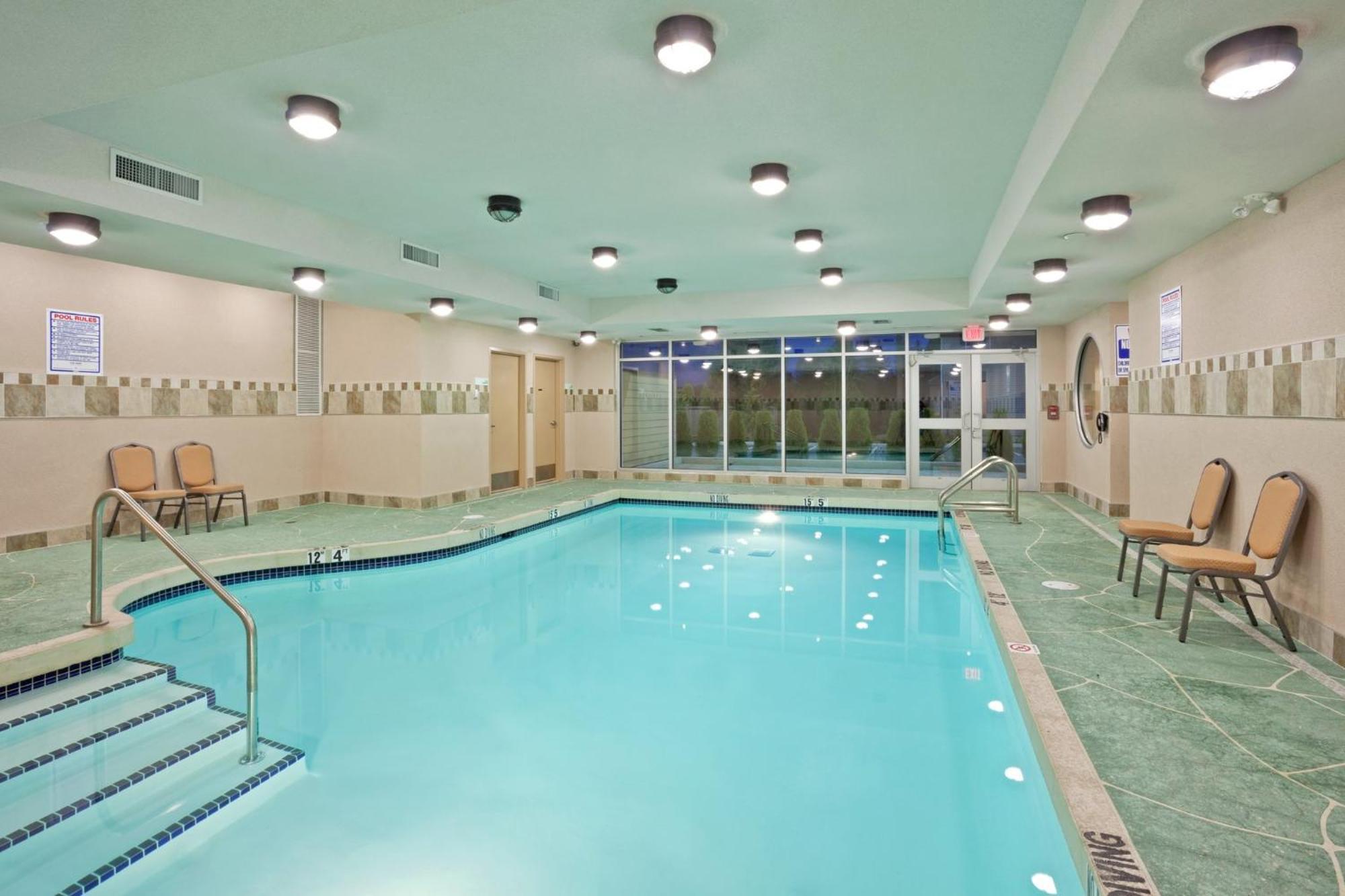 Holiday Inn Hotel & Suites Surrey East - Cloverdale By Ihg Zewnętrze zdjęcie