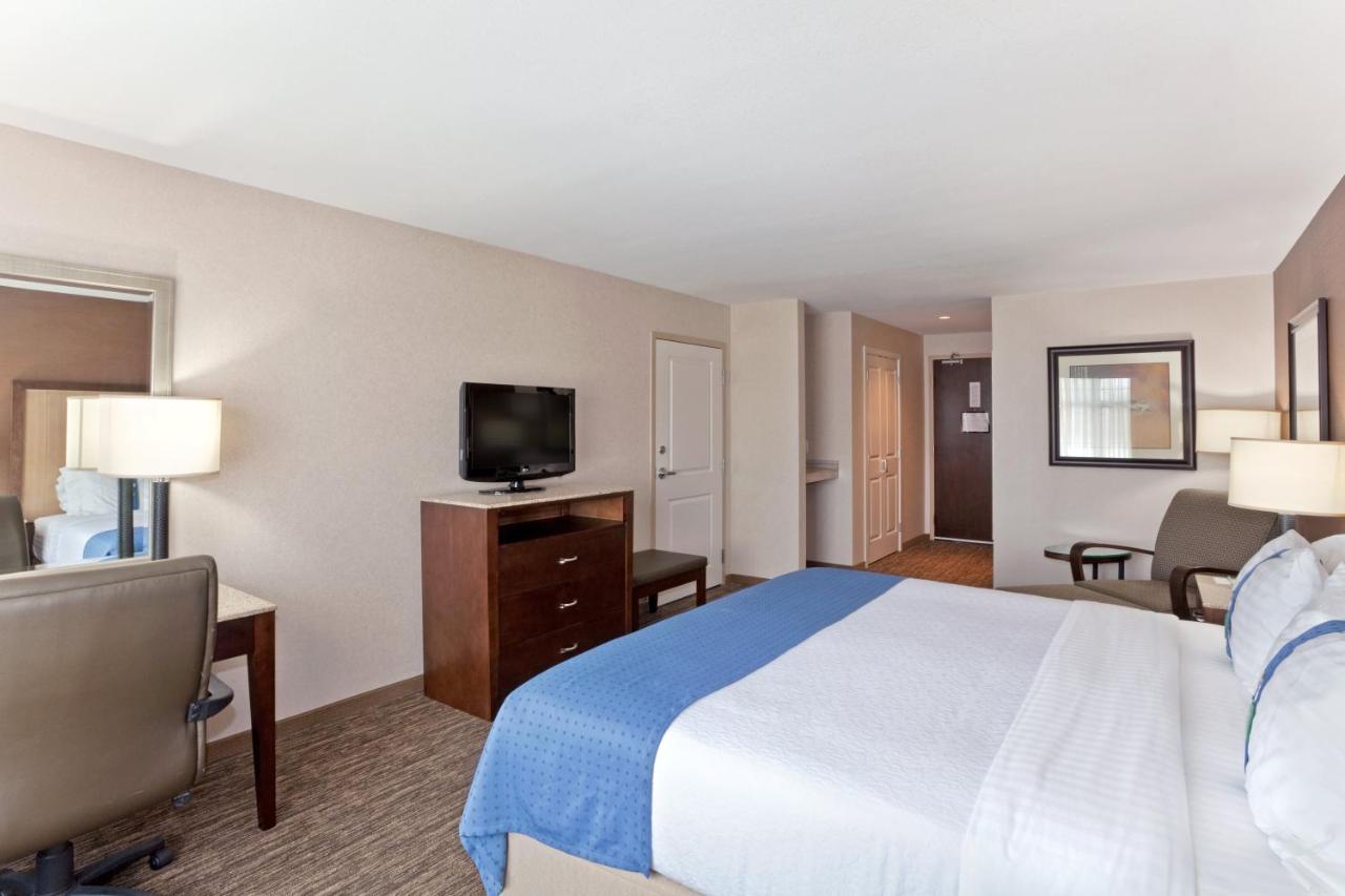 Holiday Inn Hotel & Suites Surrey East - Cloverdale By Ihg Zewnętrze zdjęcie
